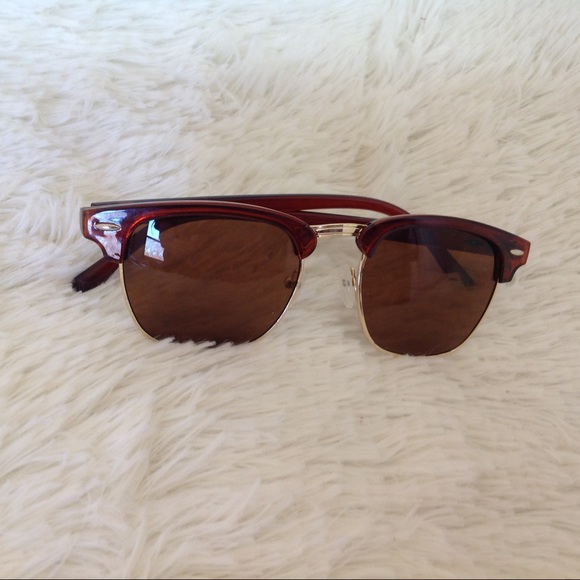 Brown Plastic Wayfarer Style Sunnies Sunglasses - Picture 2 of 3